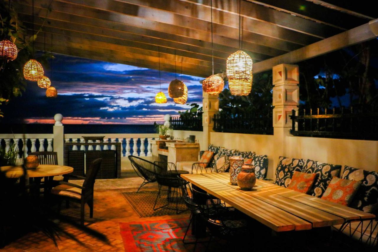 Tres Sirenas Beach Inn 林康 外观 照片