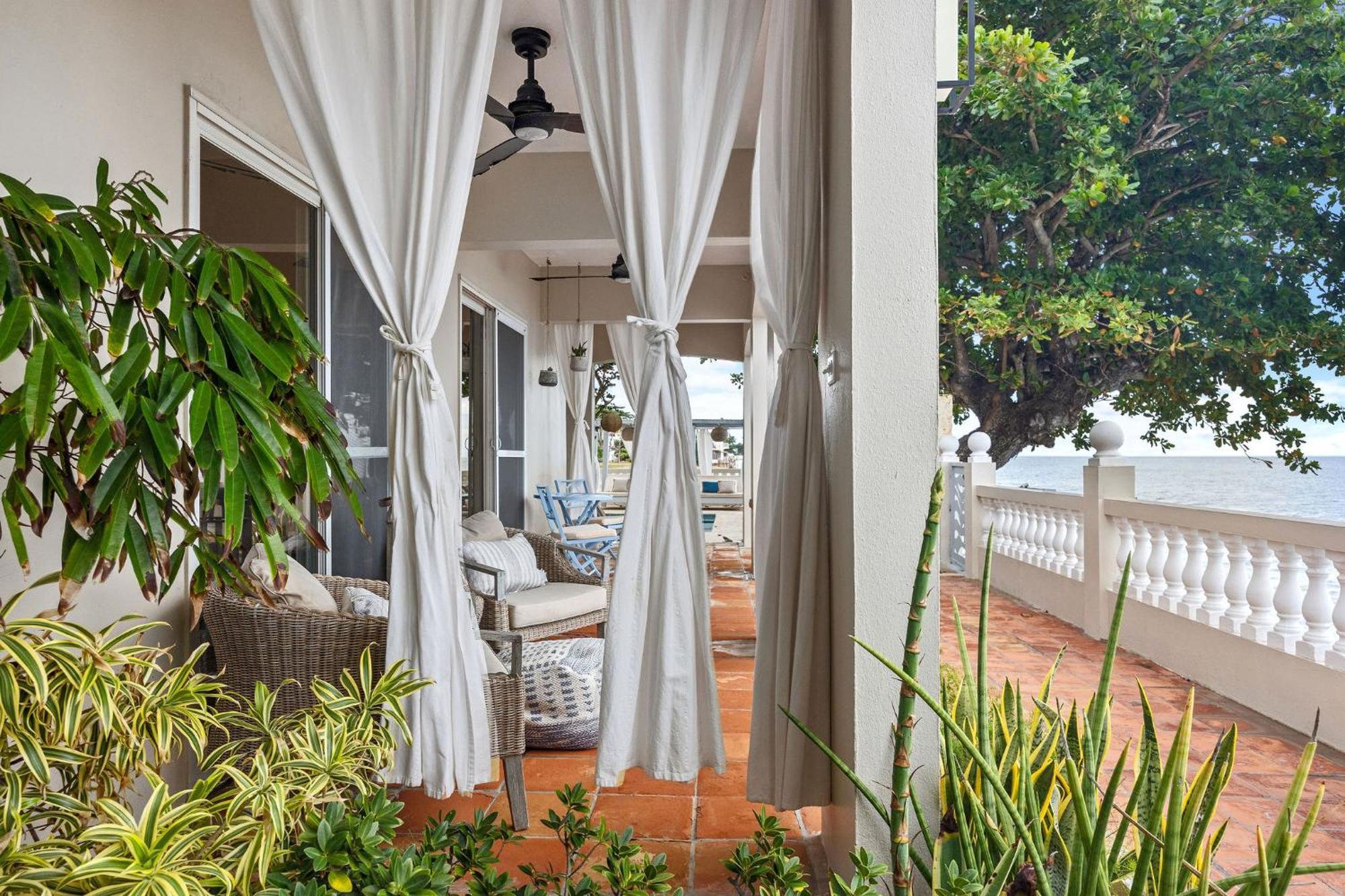 Tres Sirenas Beach Inn 林康 外观 照片