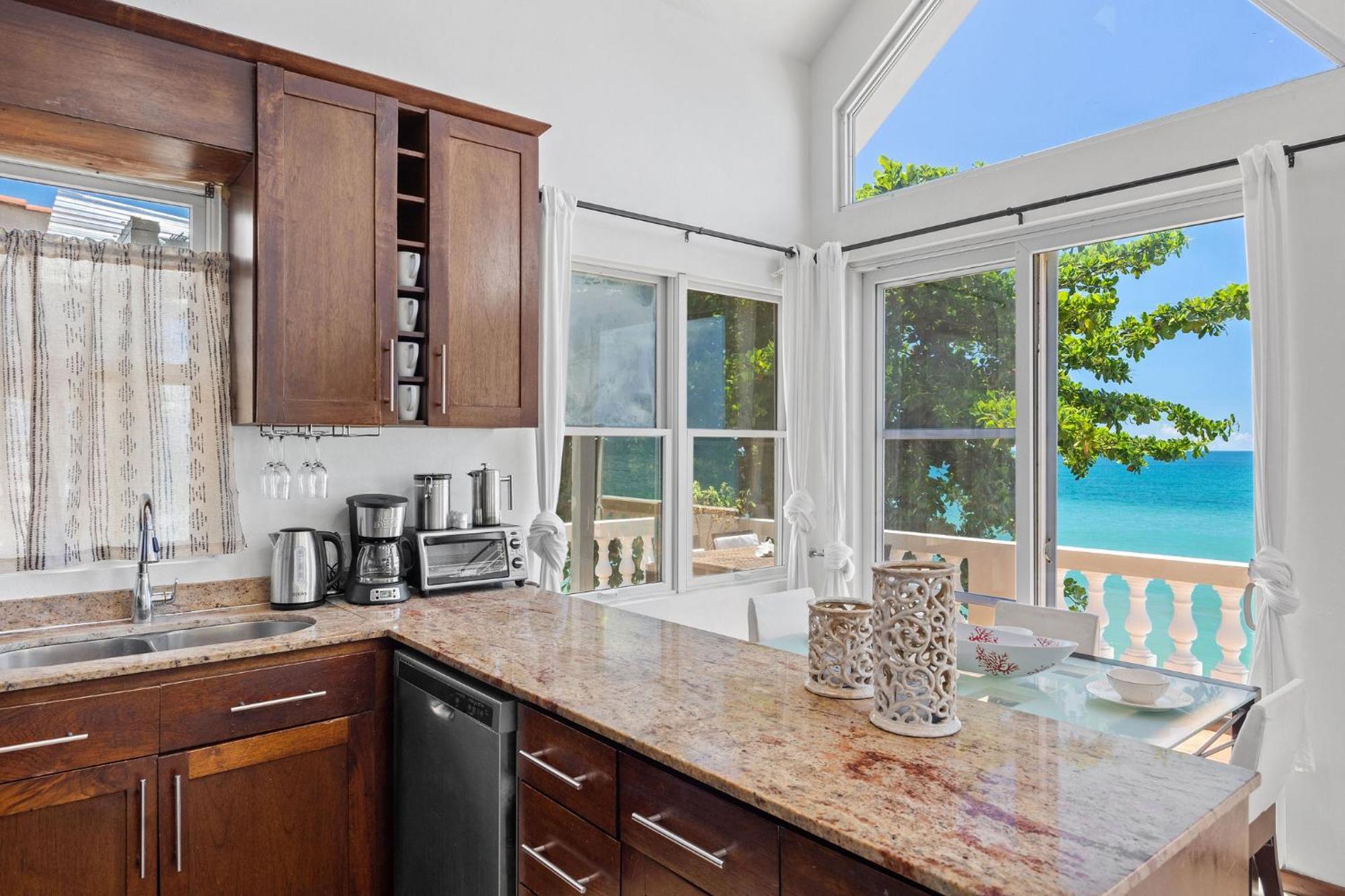 Tres Sirenas Beach Inn 林康 外观 照片